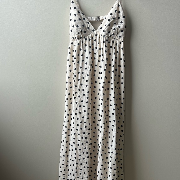 Abercrombie & Fitch Bra-Free Clasp-Back Flowy Maxi Dress - Picture 7 of 8